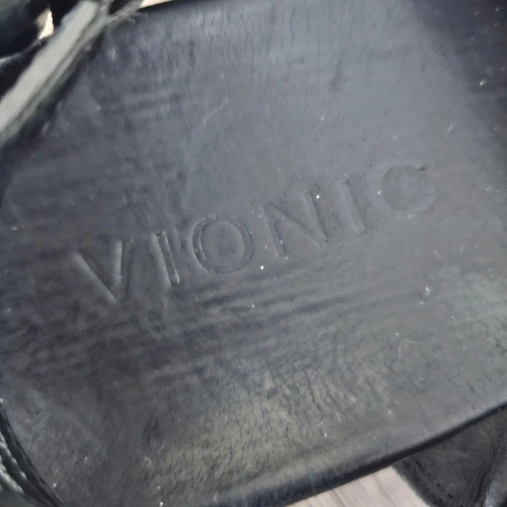 Vionic gil leather